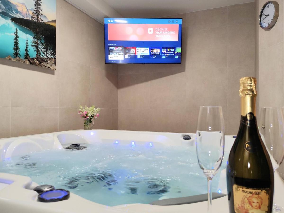 Grand Spa Harrachov - Wellness Luxusni Apartman S Velkou Virivkou, Saunou, Kuchyni A Venkovnim Posezenim V Centru Harrachova Екстериор снимка