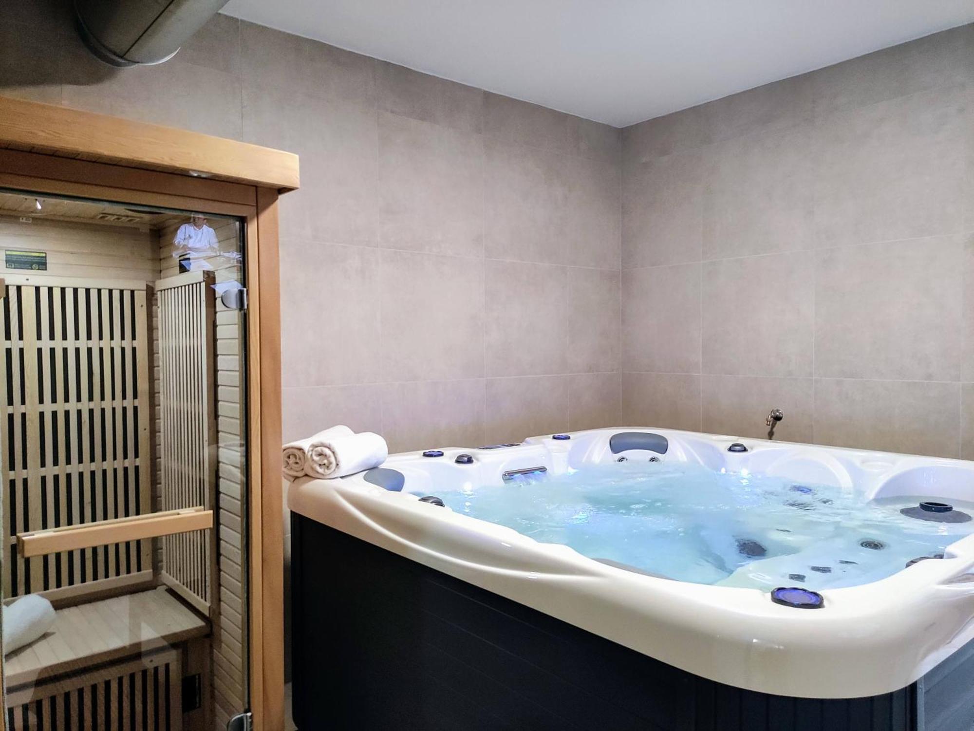 Grand Spa Harrachov - Wellness Luxusni Apartman S Velkou Virivkou, Saunou, Kuchyni A Venkovnim Posezenim V Centru Harrachova Екстериор снимка