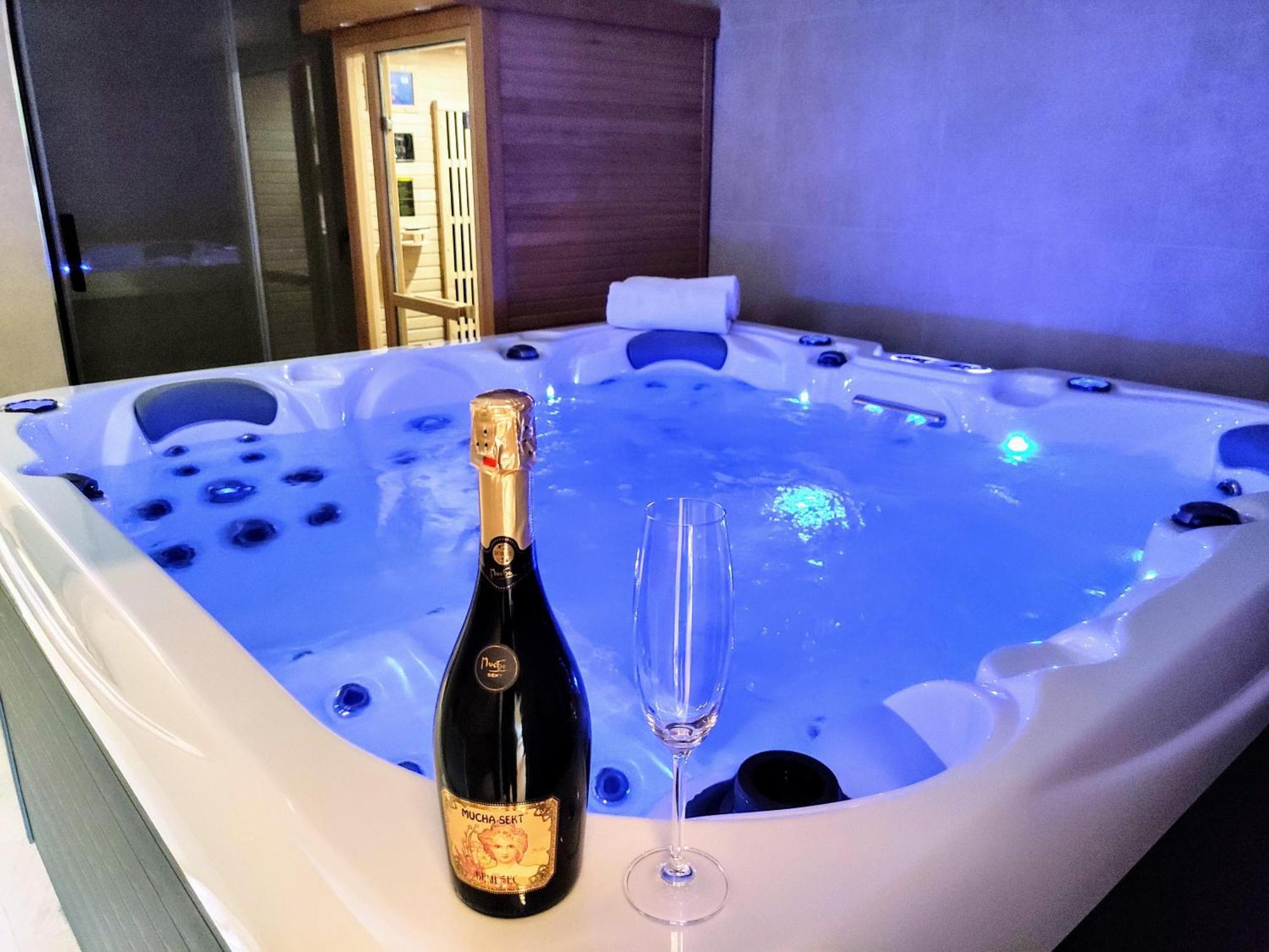 Grand Spa Harrachov - Wellness Luxusni Apartman S Velkou Virivkou, Saunou, Kuchyni A Venkovnim Posezenim V Centru Harrachova Екстериор снимка