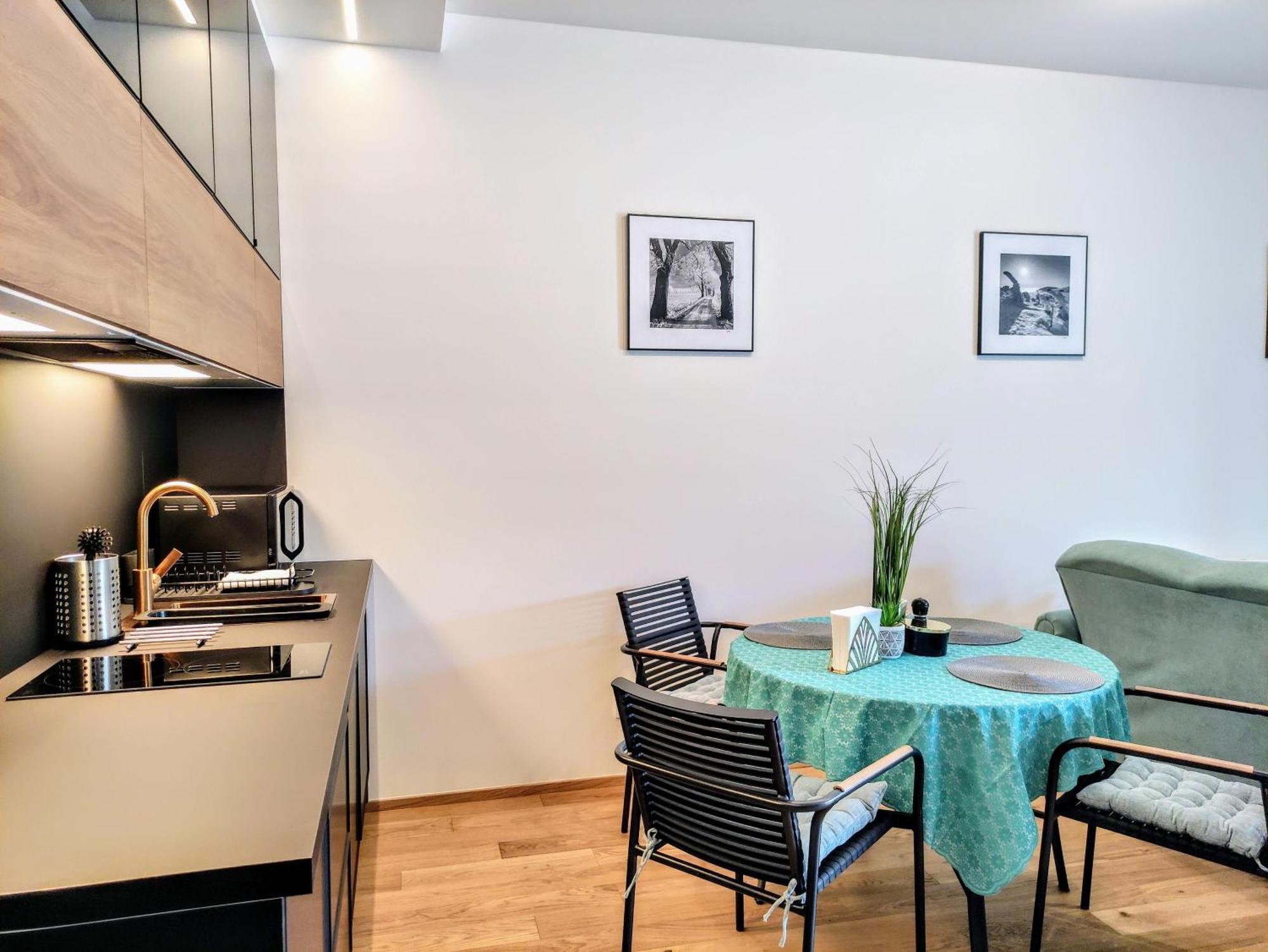 Grand Spa Harrachov - Wellness Luxusni Apartman S Velkou Virivkou, Saunou, Kuchyni A Venkovnim Posezenim V Centru Harrachova Стая снимка